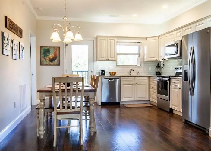 Cozy Cades Cove Condo With Community Pool