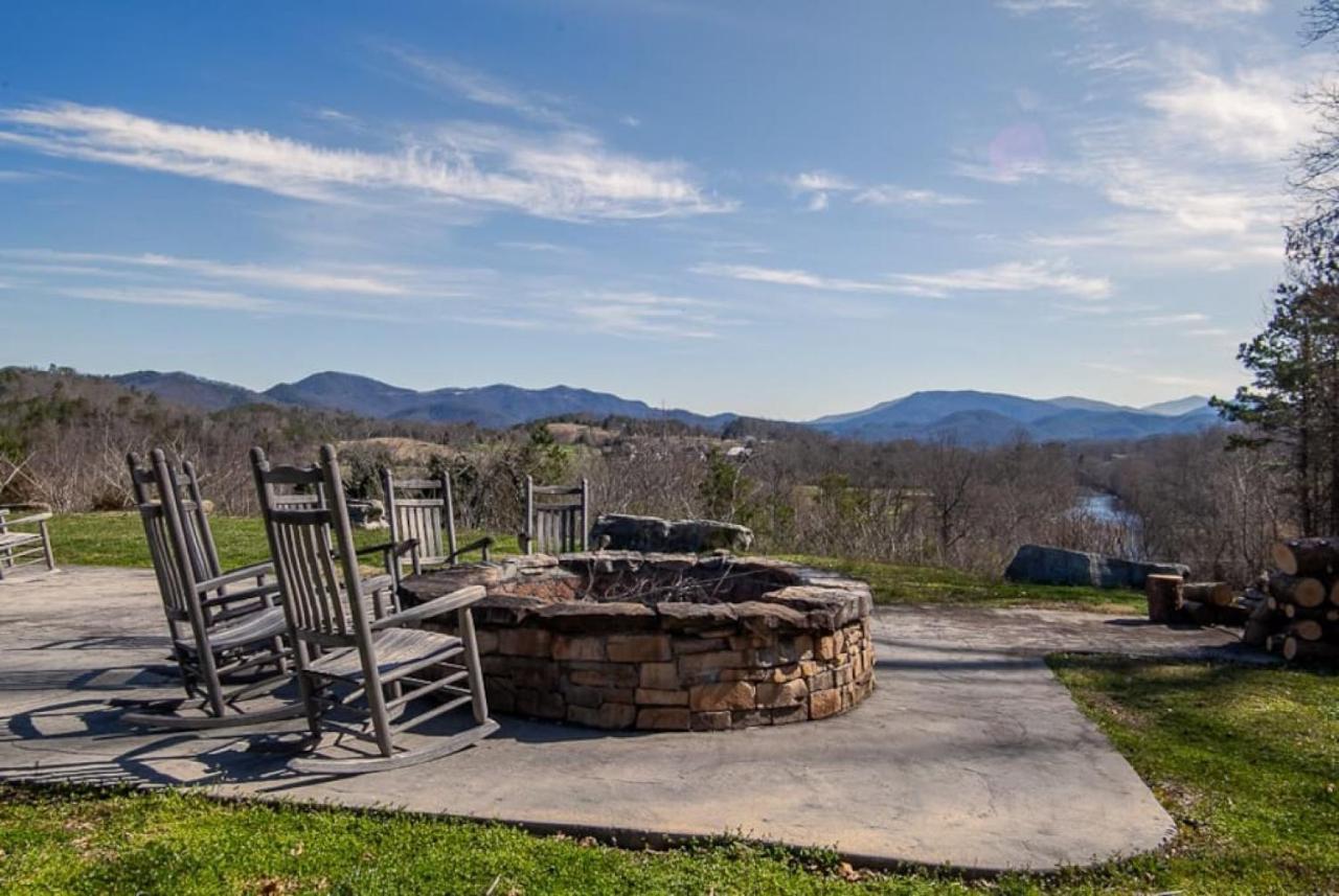 Holiday home Cozy Cades Cove With Community Pool