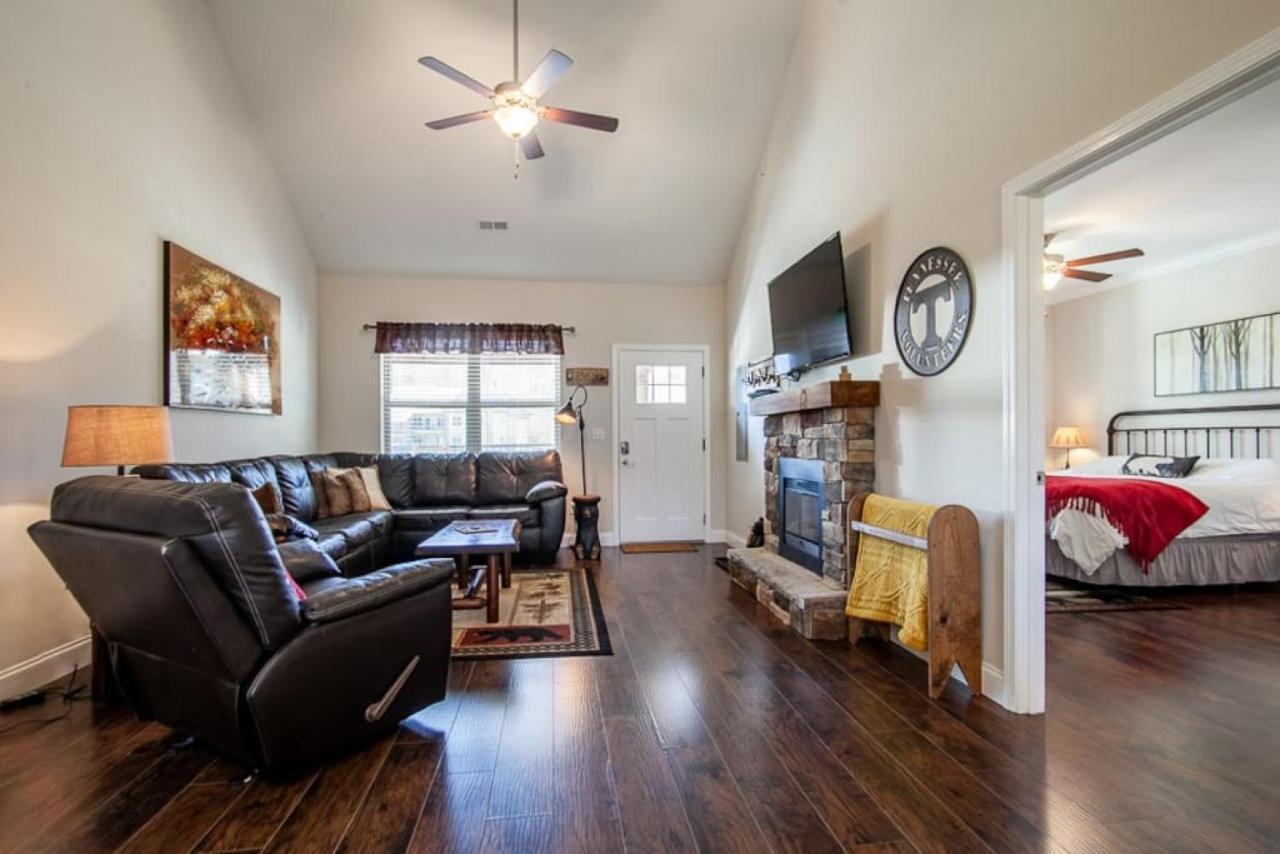 Cozy Cades Cove With Community Pool Holiday home