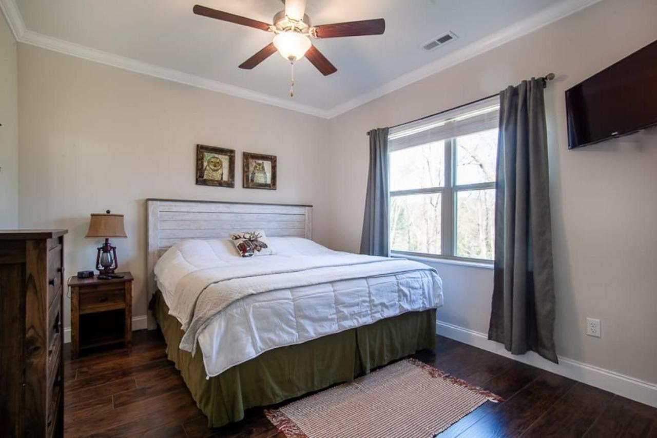 Cozy Cades Cove With Community Pool Holiday home *